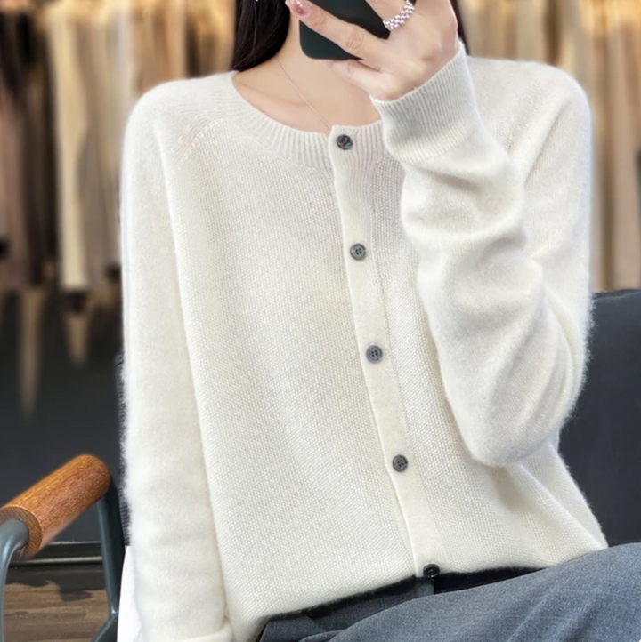 Mariana - Cozy Woolen Cardigan