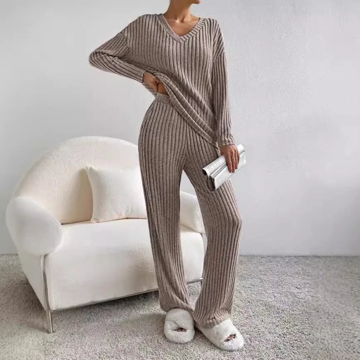 Edina - Knitted V-Neck Two Piece Set