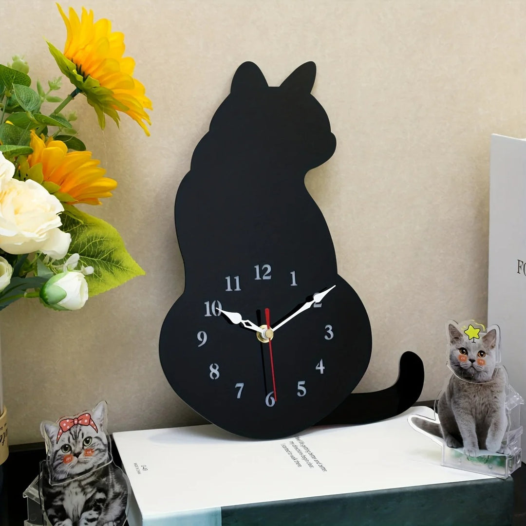 TailSpin - Cat Wagging Tail Wall Clock